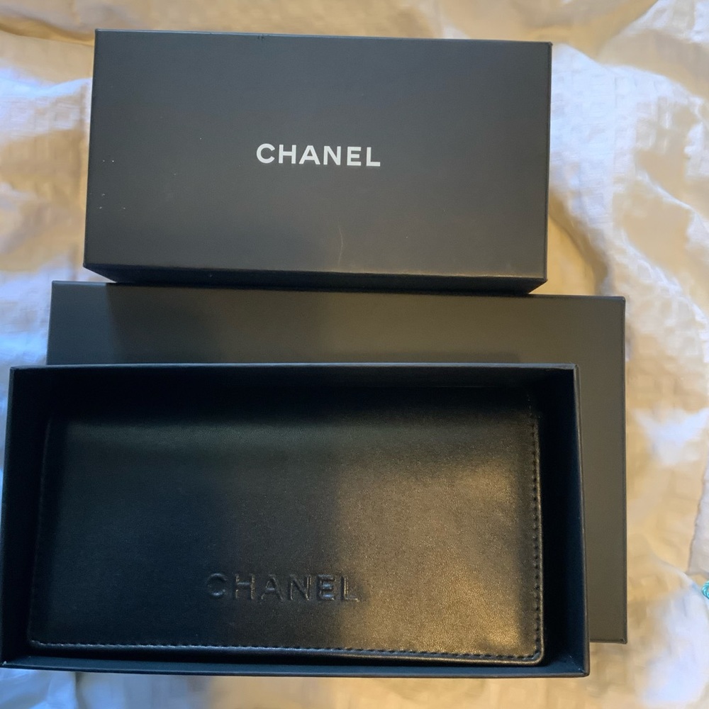 CHANEL sunglasses - Picture 2 of 4